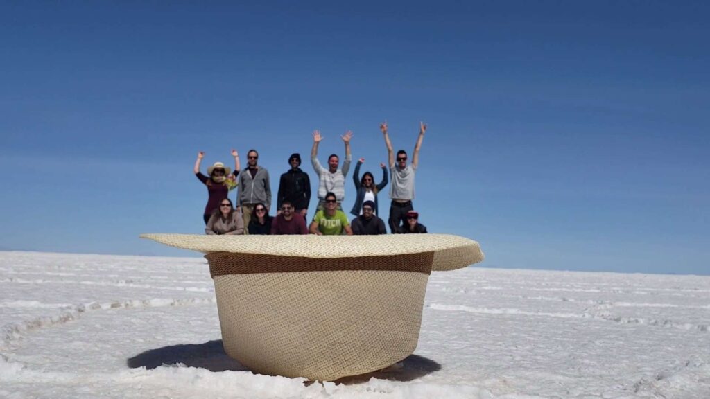 Foto no chapéu Salar de Uyuni