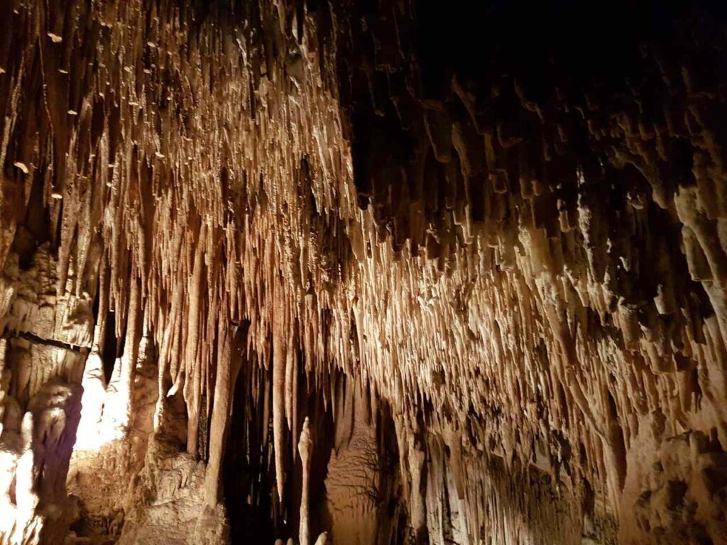 Caverna na ilha de Mallorca