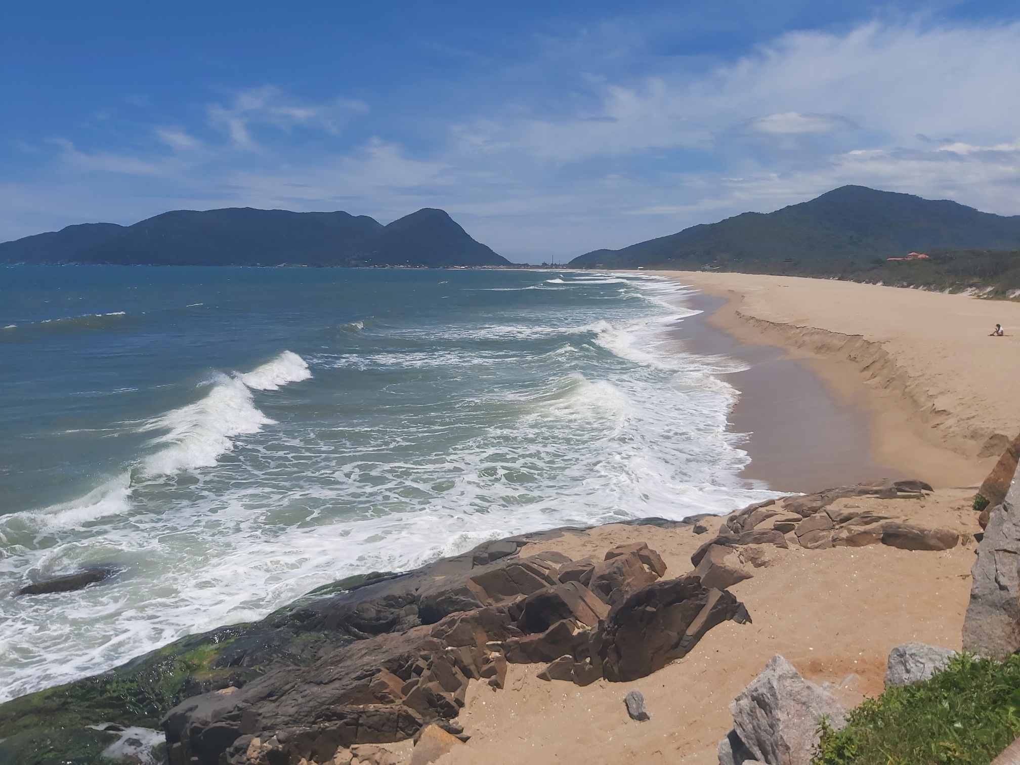 A Praia Morro das Pedras é mais uma ao sul de Florianópolis e fica ao ...